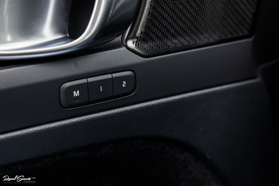 Volvo XC40 1.5 T5 Recharge R-Design | Adaptieve cruise | Panorama dak | Memory | Harman Kardon |