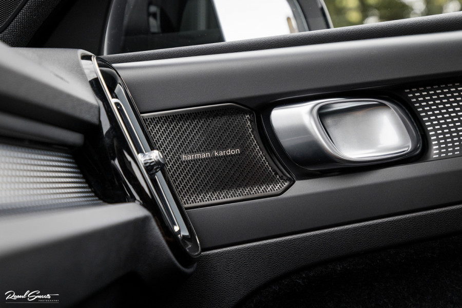 Volvo XC40 1.5 T5 Recharge R-Design | Adaptieve cruise | Panorama dak | Memory | Harman Kardon |