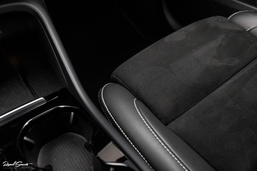 Volvo XC40 1.5 T5 Recharge R-Design | Adaptieve cruise | Panorama dak | Memory | Harman Kardon |