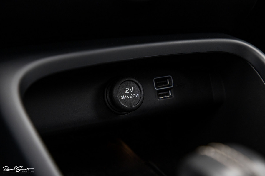 Volvo XC40 1.5 T5 Recharge R-Design | Adaptieve cruise | Panorama dak | Memory | Harman Kardon |