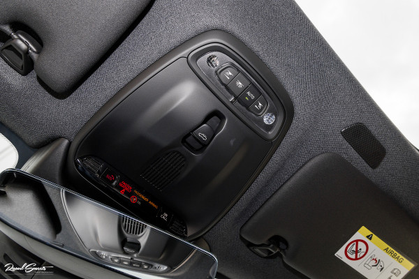 Volvo XC40 1.5 T5 Recharge R-Design | Adaptieve cruise | Panorama dak | Memory | Harman Kardon |
