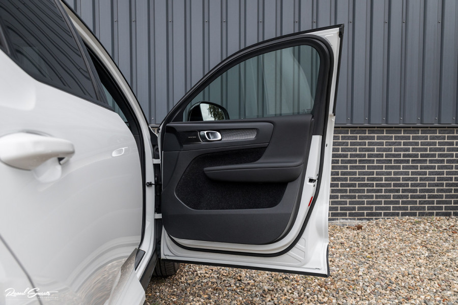 Volvo XC40 1.5 T5 Recharge R-Design | Adaptieve cruise | Panorama dak | Memory | Harman Kardon |