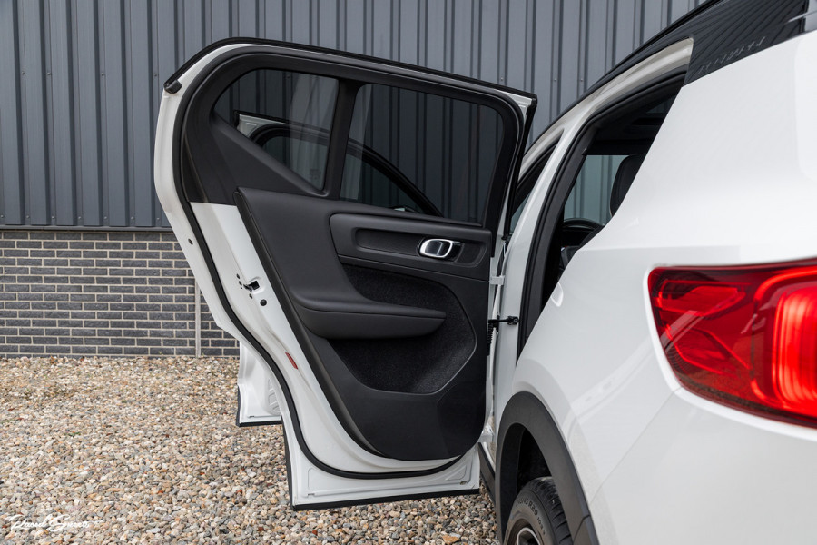 Volvo XC40 1.5 T5 Recharge R-Design | Adaptieve cruise | Panorama dak | Memory | Harman Kardon |