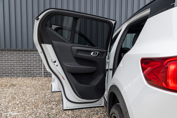 Volvo XC40 1.5 T5 Recharge R-Design | Adaptieve cruise | Panorama dak | Memory | Harman Kardon |