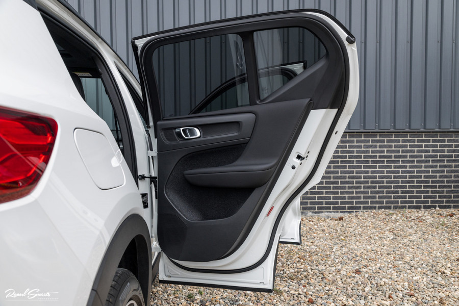 Volvo XC40 1.5 T5 Recharge R-Design | Adaptieve cruise | Panorama dak | Memory | Harman Kardon |