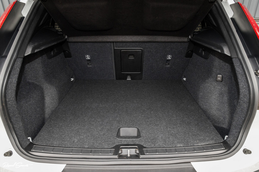 Volvo XC40 1.5 T5 Recharge R-Design | Adaptieve cruise | Panorama dak | Memory | Harman Kardon |