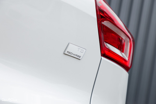 Volvo XC40 1.5 T5 Recharge R-Design | Adaptieve cruise | Panorama dak | Memory | Harman Kardon |