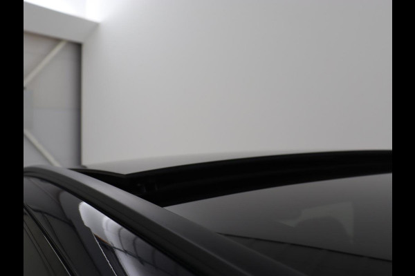 Mercedes-Benz E-Klasse 300e AMG | Panoramadak | Adaptive cruise | Nappaleder | 360 Camera | Matrix LED | Trekhaak | Burmester | Navigatie | Stoelverwarming | Park Assist | Sfeerverlichting | PHEV | Plug In