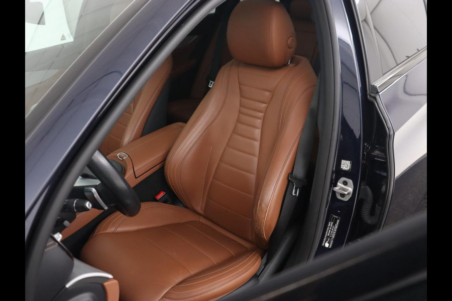 Mercedes-Benz E-Klasse 300e AMG | Panoramadak | Adaptive cruise | Nappaleder | 360 Camera | Matrix LED | Trekhaak | Burmester | Navigatie | Stoelverwarming | Park Assist | Sfeerverlichting | PHEV | Plug In