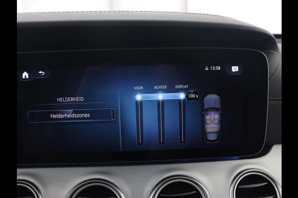 Mercedes-Benz E-Klasse 300e AMG | Panoramadak | Adaptive cruise | Nappaleder | 360 Camera | Matrix LED | Trekhaak | Burmester | Navigatie | Stoelverwarming | Park Assist | Sfeerverlichting | PHEV | Plug In