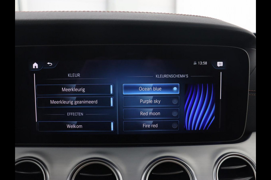 Mercedes-Benz E-Klasse 300e AMG | Panoramadak | Adaptive cruise | Nappaleder | 360 Camera | Matrix LED | Trekhaak | Burmester | Navigatie | Stoelverwarming | Park Assist | Sfeerverlichting | PHEV | Plug In