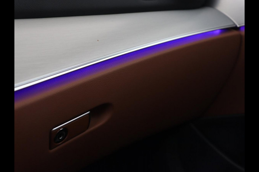 Mercedes-Benz E-Klasse 300e AMG | Panoramadak | Adaptive cruise | Nappaleder | 360 Camera | Matrix LED | Trekhaak | Burmester | Navigatie | Stoelverwarming | Park Assist | Sfeerverlichting | PHEV | Plug In