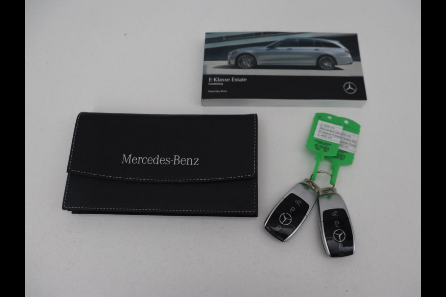 Mercedes-Benz E-Klasse 300e AMG | Panoramadak | Adaptive cruise | Nappaleder | 360 Camera | Matrix LED | Trekhaak | Burmester | Navigatie | Stoelverwarming | Park Assist | Sfeerverlichting | PHEV | Plug In