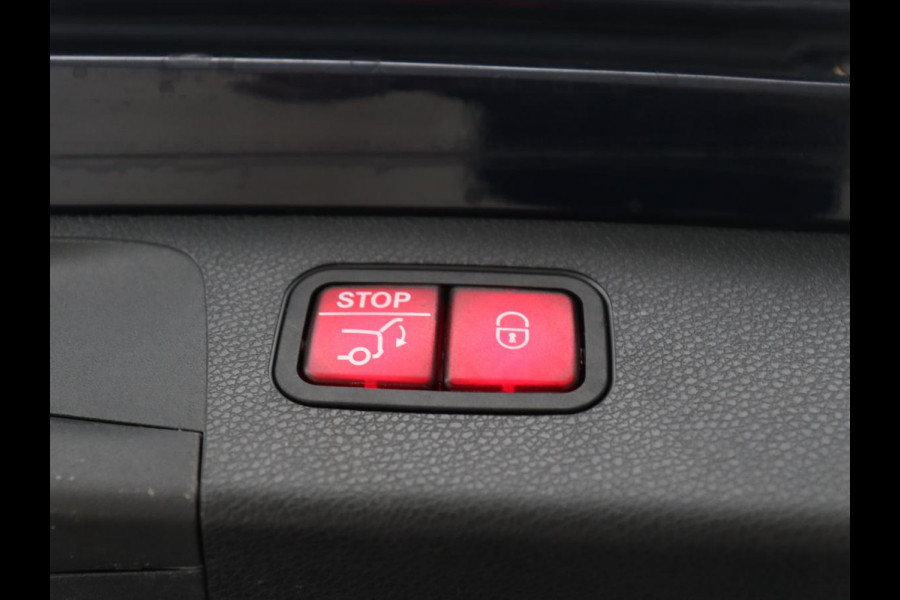 Mercedes-Benz E-Klasse 300e AMG | Panoramadak | Adaptive cruise | Nappaleder | 360 Camera | Matrix LED | Trekhaak | Burmester | Navigatie | Stoelverwarming | Park Assist | Sfeerverlichting | PHEV | Plug In