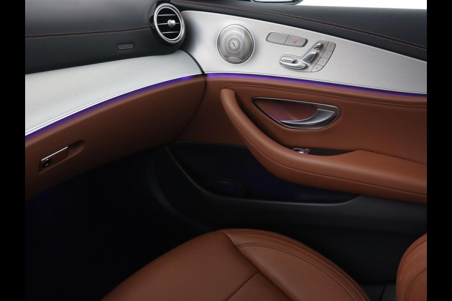 Mercedes-Benz E-Klasse 300e AMG | Panoramadak | Adaptive cruise | Nappaleder | 360 Camera | Matrix LED | Trekhaak | Burmester | Navigatie | Stoelverwarming | Park Assist | Sfeerverlichting | PHEV | Plug In