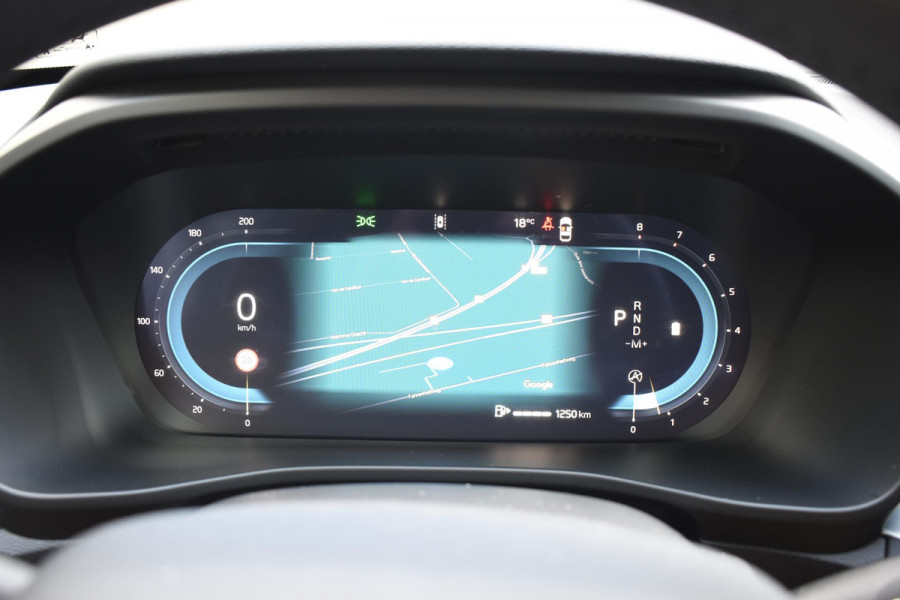 Volvo XC40 B4 211PK Automaat Plus Dark / Navigatie / Harman Kardon / Stuur & Stoelverwarming / LM Velgen / Trekhaak