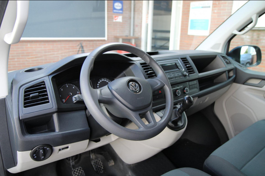Volkswagen Transporter 2.0 TDI L2H1 Cruise / Voorruitverwarming / Airco / 3 zits