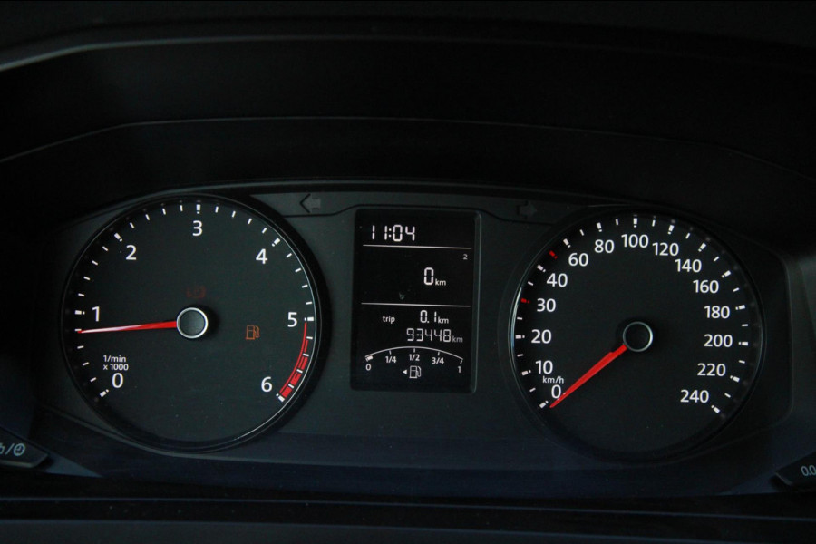 Volkswagen Transporter 2.0 TDI L2H1 Cruise / Voorruitverwarming / Airco / 3 zits