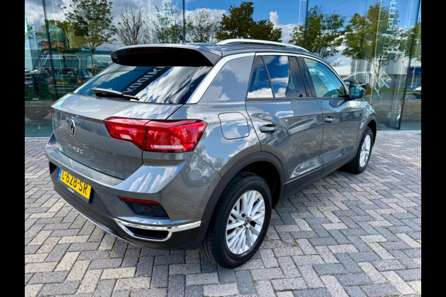 Volkswagen T-Roc 1.5 TSI automaat Style Business, NAP, 1e eigenaar, Trekhaak, VC, CarPlay