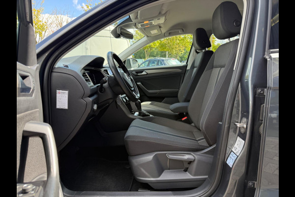 Volkswagen T-Roc 1.5 TSI automaat Style Business, NAP, 1e eigenaar, Trekhaak, VC, CarPlay