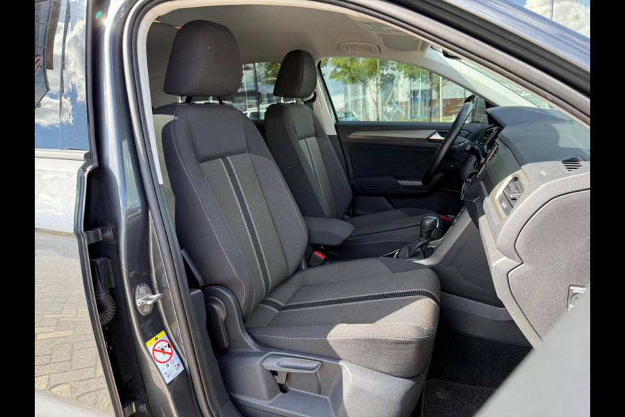 Volkswagen T-Roc 1.5 TSI automaat Style Business, NAP, 1e eigenaar, Trekhaak, VC, CarPlay