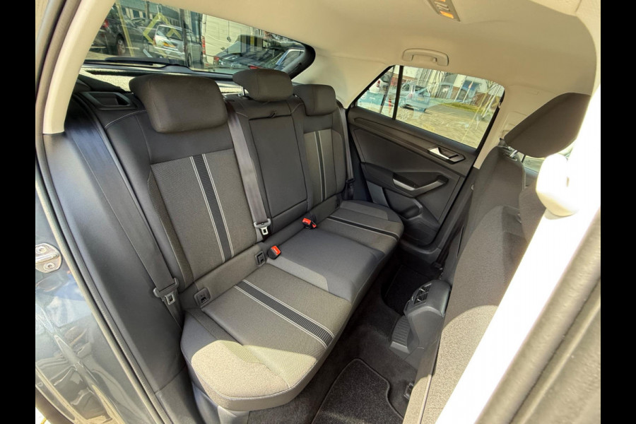 Volkswagen T-Roc 1.5 TSI automaat Style Business, NAP, 1e eigenaar, Trekhaak, VC, CarPlay