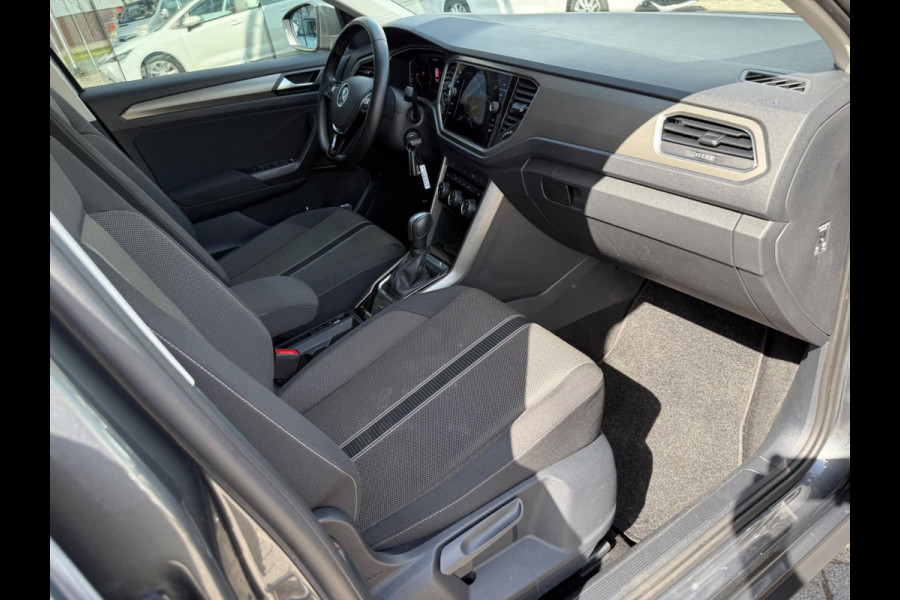Volkswagen T-Roc 1.5 TSI automaat Style Business, NAP, 1e eigenaar, Trekhaak, VC, CarPlay