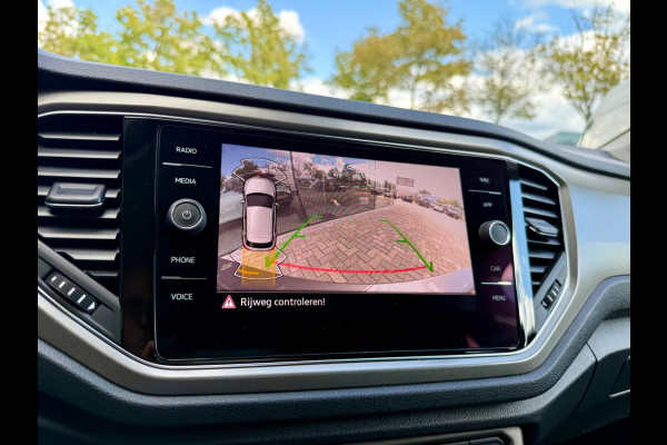 Volkswagen T-Roc 1.5 TSI automaat Style Business, NAP, 1e eigenaar, Trekhaak, VC, CarPlay
