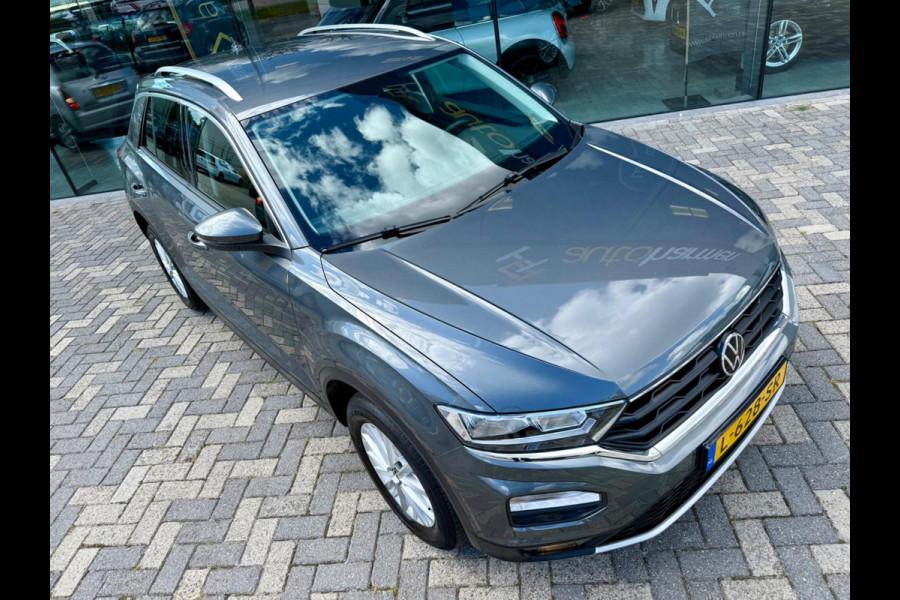 Volkswagen T-Roc 1.5 TSI automaat Style Business, NAP, 1e eigenaar, Trekhaak, VC, CarPlay