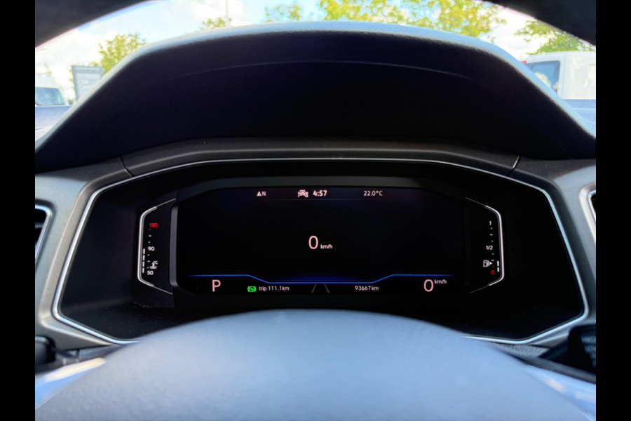 Volkswagen T-Roc 1.5 TSI automaat Style Business, NAP, 1e eigenaar, Trekhaak, VC, CarPlay