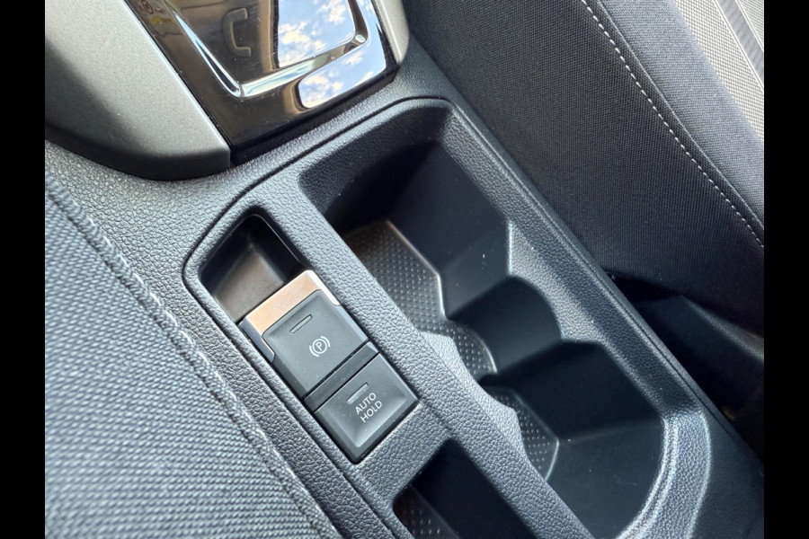 Volkswagen T-Roc 1.5 TSI automaat Style Business, NAP, 1e eigenaar, Trekhaak, VC, CarPlay