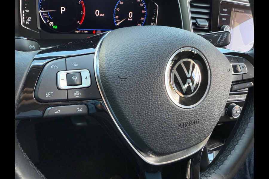 Volkswagen T-Roc 1.5 TSI automaat Style Business, NAP, 1e eigenaar, Trekhaak, VC, CarPlay