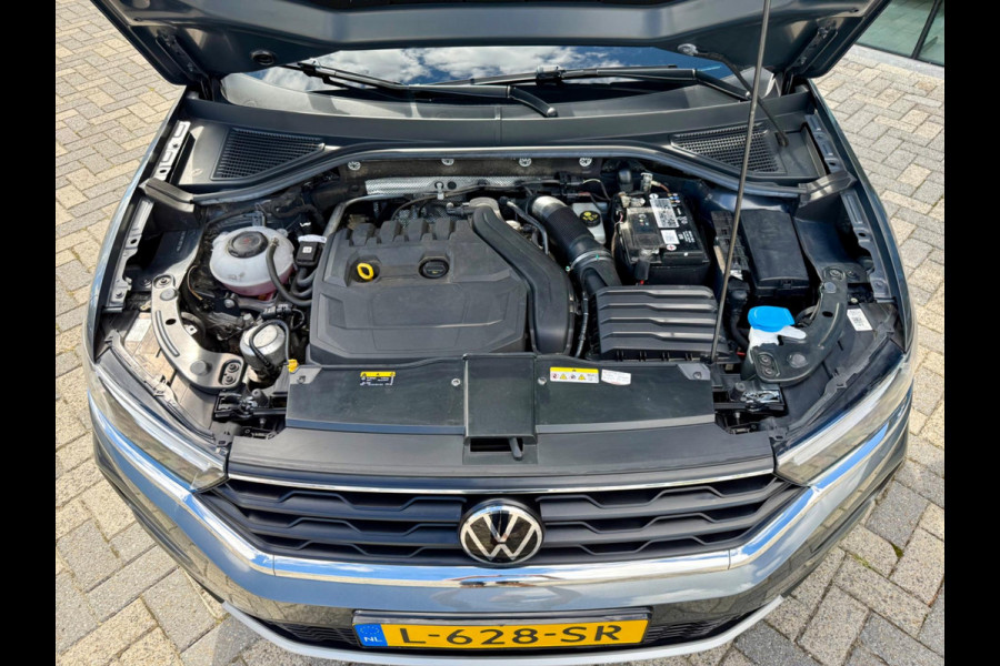 Volkswagen T-Roc 1.5 TSI automaat Style Business, NAP, 1e eigenaar, Trekhaak, VC, CarPlay