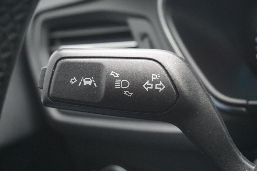 Ford FOCUS Wagon 1.0 EcoBoost 125PK Titanium Business/December 2019 /4-Seizoenbanden.