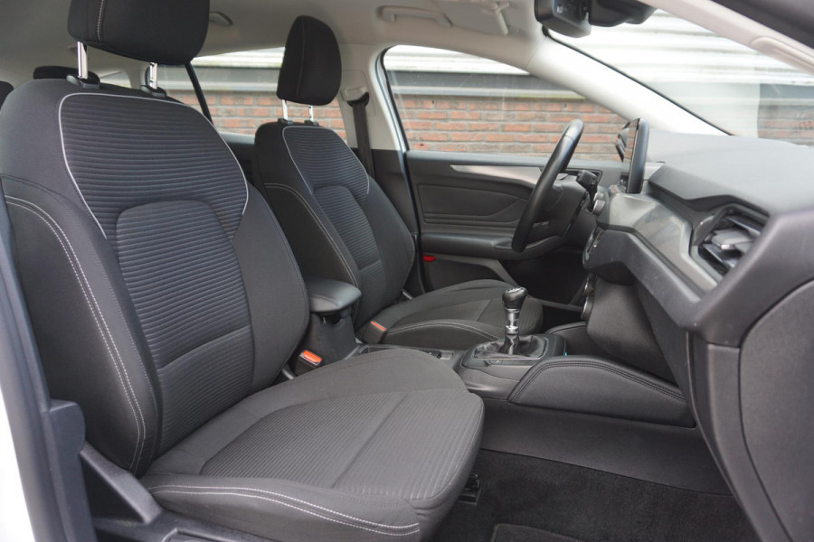Ford FOCUS Wagon 1.0 EcoBoost 125PK Titanium Business/December 2019 /4-Seizoenbanden.