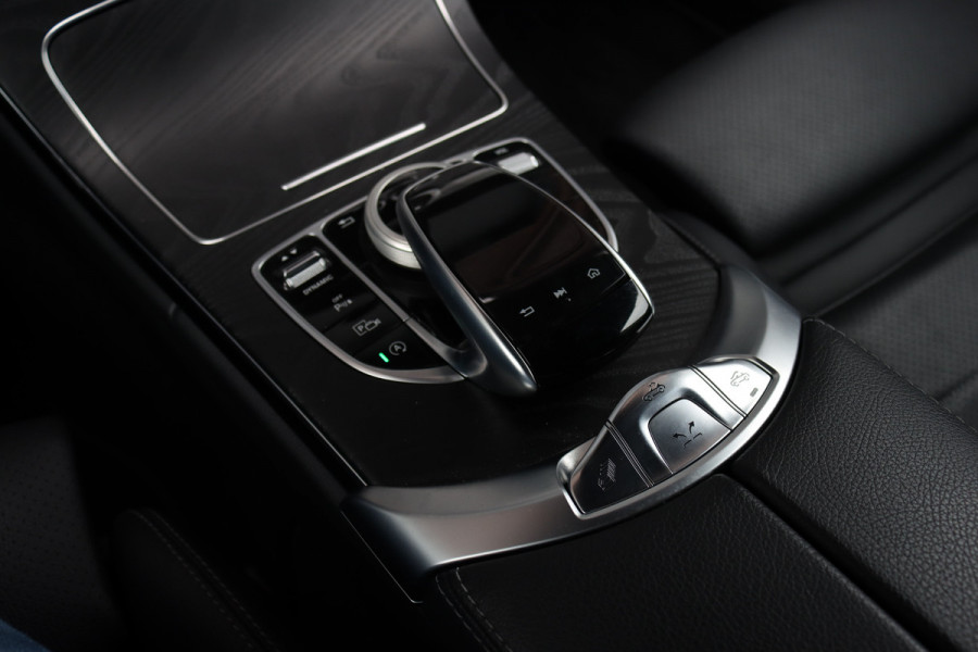 Mercedes-Benz C-Klasse Cabrio 220 d AMG Line | Airscarf | Burmester | Surround Camera | Leder | Keyless Go | Leder | Stoelverwarming | Dodehoekassistent | Apple Carplay/Android Auto |