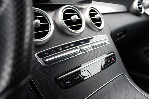 Mercedes-Benz C-Klasse Cabrio 220 d AMG Line | Airscarf | Burmester | Surround Camera | Leder | Keyless Go | Leder | Stoelverwarming | Dodehoekassistent | Apple Carplay/Android Auto |