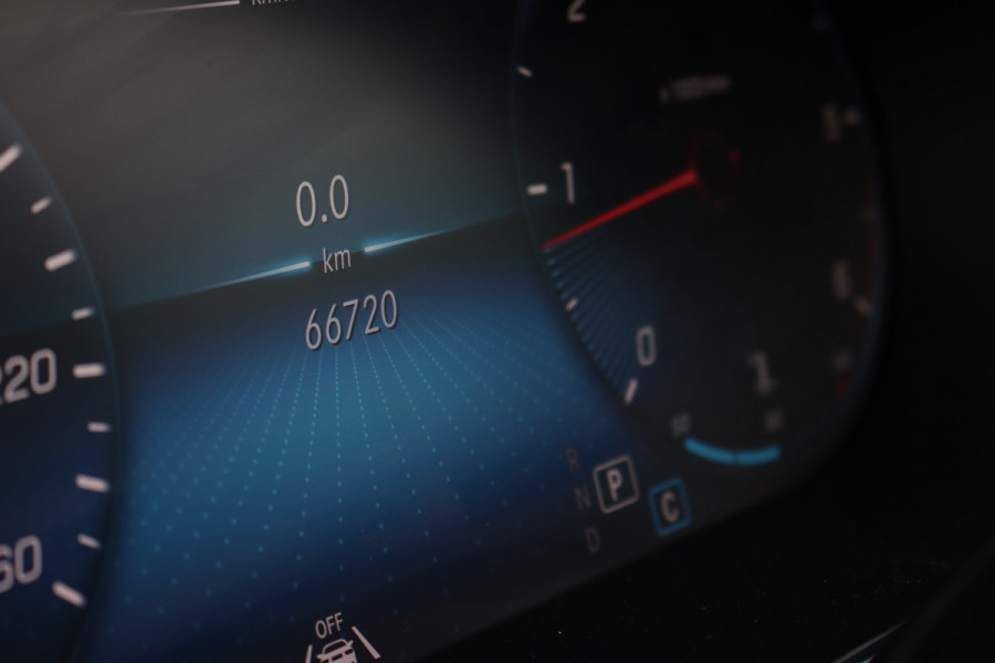 Mercedes-Benz C-Klasse Cabrio 220 d AMG Line | Airscarf | Burmester | Surround Camera | Leder | Keyless Go | Leder | Stoelverwarming | Dodehoekassistent | Apple Carplay/Android Auto |