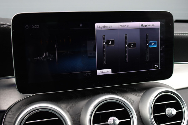 Mercedes-Benz C-Klasse Cabrio 220 d AMG Line | Airscarf | Burmester | Surround Camera | Leder | Keyless Go | Leder | Stoelverwarming | Dodehoekassistent | Apple Carplay/Android Auto |