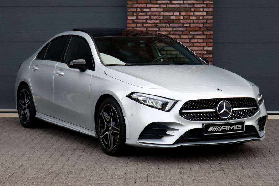 Mercedes-Benz A-Klasse 200 Business Solution AMG | Panoramadak | Camera | Night Pakket | High Performance Led | Widescreen | Regensensor |