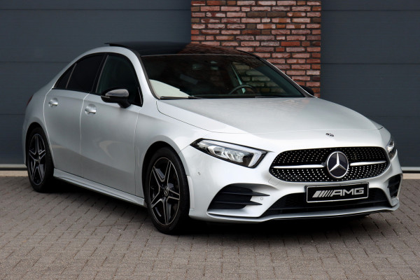 Mercedes-Benz A-Klasse 200 Business Solution AMG | Panoramadak | Camera | Night Pakket | High Performance Led | Widescreen | Regensensor |