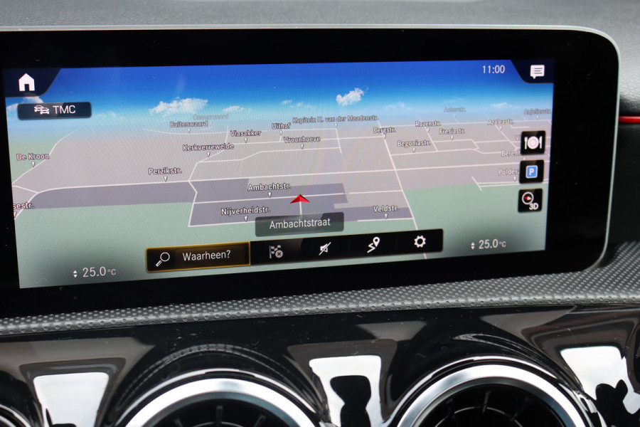 Mercedes-Benz A-Klasse 200 Business Solution AMG | Panoramadak | Camera | Night Pakket | High Performance Led | Widescreen | Regensensor |