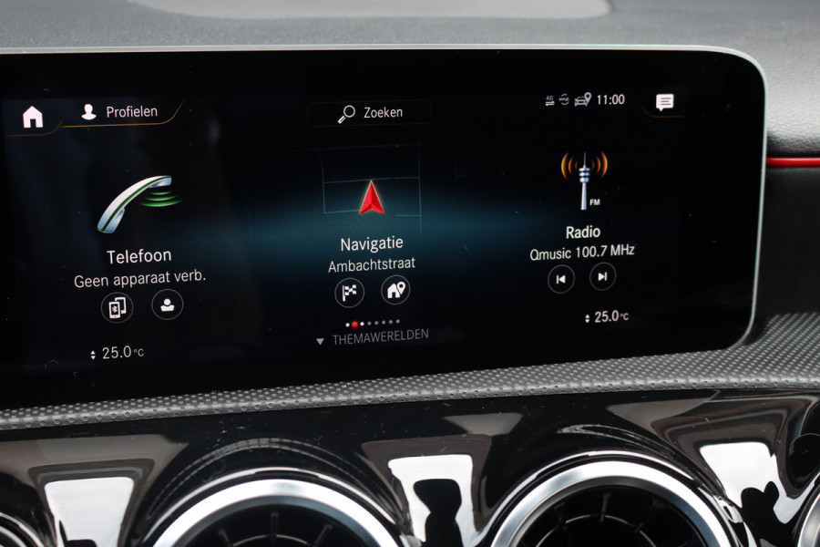 Mercedes-Benz A-Klasse 200 Business Solution AMG | Panoramadak | Camera | Night Pakket | High Performance Led | Widescreen | Regensensor |