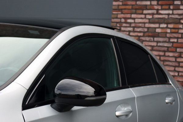 Mercedes-Benz A-Klasse 200 Business Solution AMG | Panoramadak | Camera | Night Pakket | High Performance Led | Widescreen | Regensensor |