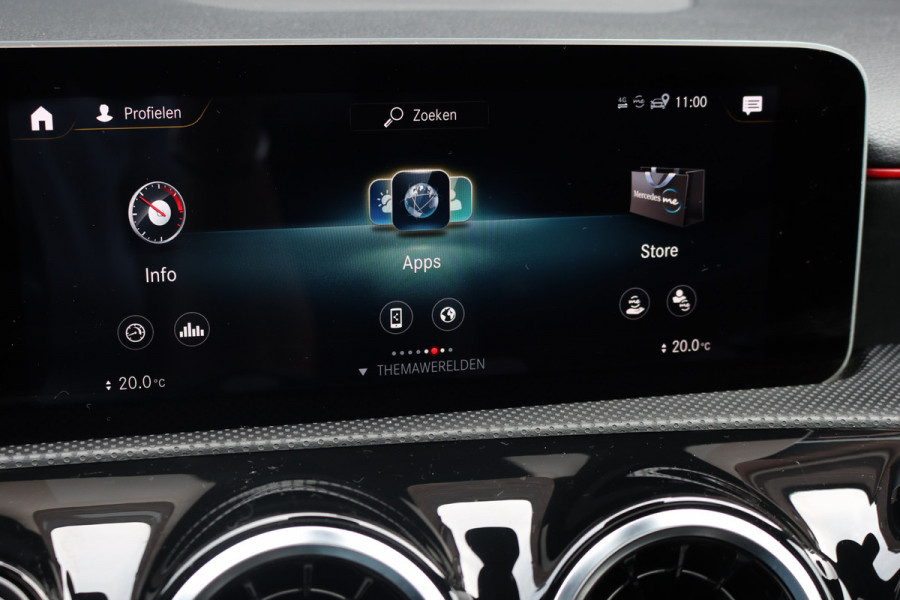 Mercedes-Benz A-Klasse 200 Business Solution AMG | Panoramadak | Camera | Night Pakket | High Performance Led | Widescreen | Regensensor |