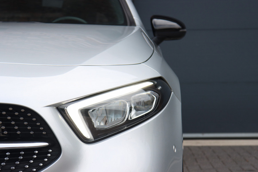 Mercedes-Benz A-Klasse 200 Business Solution AMG | Panoramadak | Camera | Night Pakket | High Performance Led | Widescreen | Regensensor |