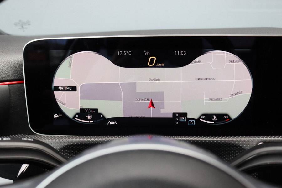 Mercedes-Benz A-Klasse 200 Business Solution AMG | Panoramadak | Camera | Night Pakket | High Performance Led | Widescreen | Regensensor |