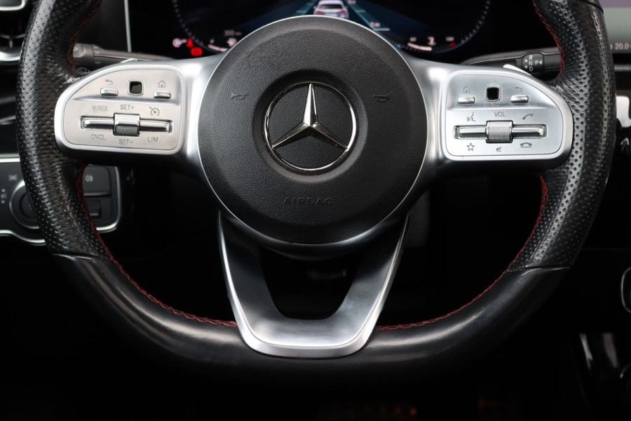 Mercedes-Benz A-Klasse 200 Business Solution AMG | Panoramadak | Camera | Night Pakket | High Performance Led | Widescreen | Regensensor |