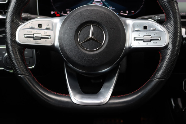 Mercedes-Benz A-Klasse 200 Business Solution AMG | Panoramadak | Camera | Night Pakket | High Performance Led | Widescreen | Regensensor |