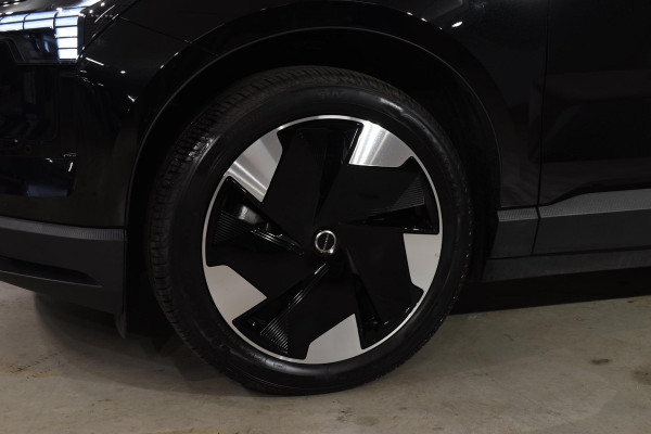 Volvo EX30 Single Motor Extended Range Plus 69 kWh / Adaptieve Cruise Control / Pilot Assist / Harman Kardon / Verwarmbare Voorstoelen en Stuurwiel / Elektr. achterklep / Climate control
